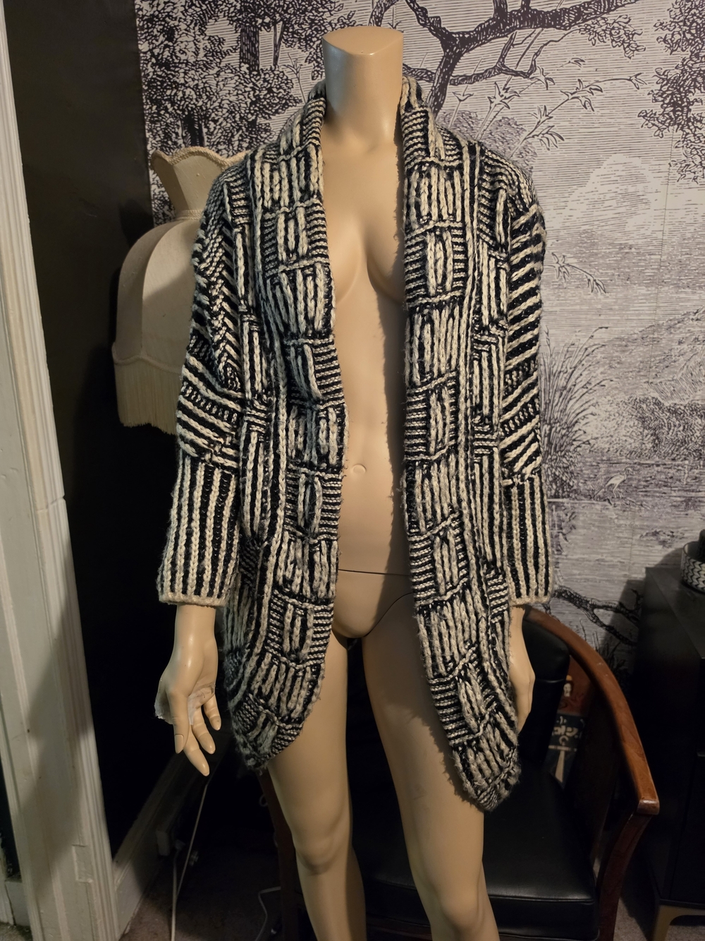Simply Couture Black and Cream Geometric Open-Front Cardigan